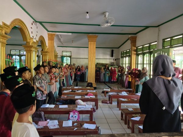 Kegiatan Praktik Wudhu dan Latihan Adzan Bersama Santri TPQ Al-Huda