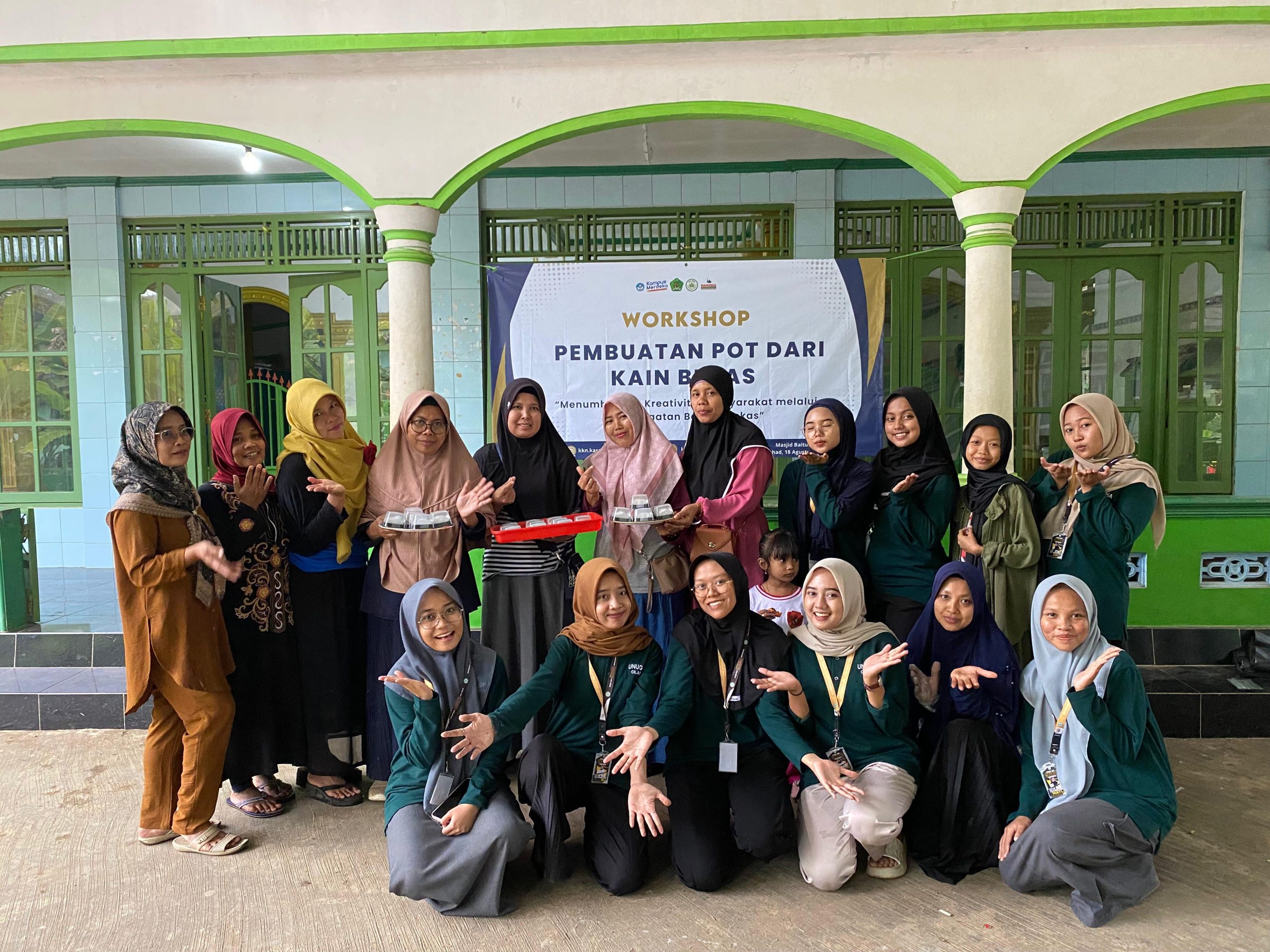 Pelatihan Pembuatan Mochi Dari Singkong dan Pemanfaatannya Bekerja Sama Dengan KKN UNUGHA dan Ibu-Ibu Fatayat dan Muslimat NU Desa Karangtawang