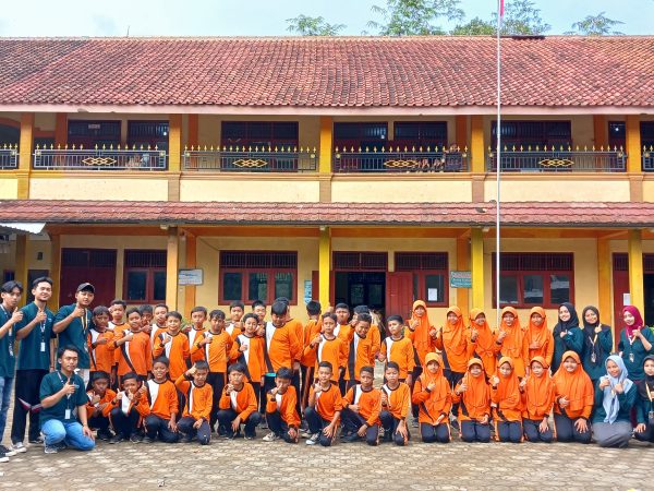 Pembelajaran dan Ziyadah Hafalan Juz 'Amma Dengan Siswa Siswi MI An-Nur Desa Karangtawang Bekerja sama dengan KKN UNUGHA dan Bapak Ibu Guru Madrasah