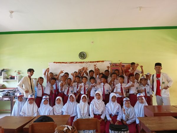 Bimbingan Belajar Siswa Siswi MI An-Nur Desa Karangtawang Bekerja Sama Dengan KKN UNUGHA